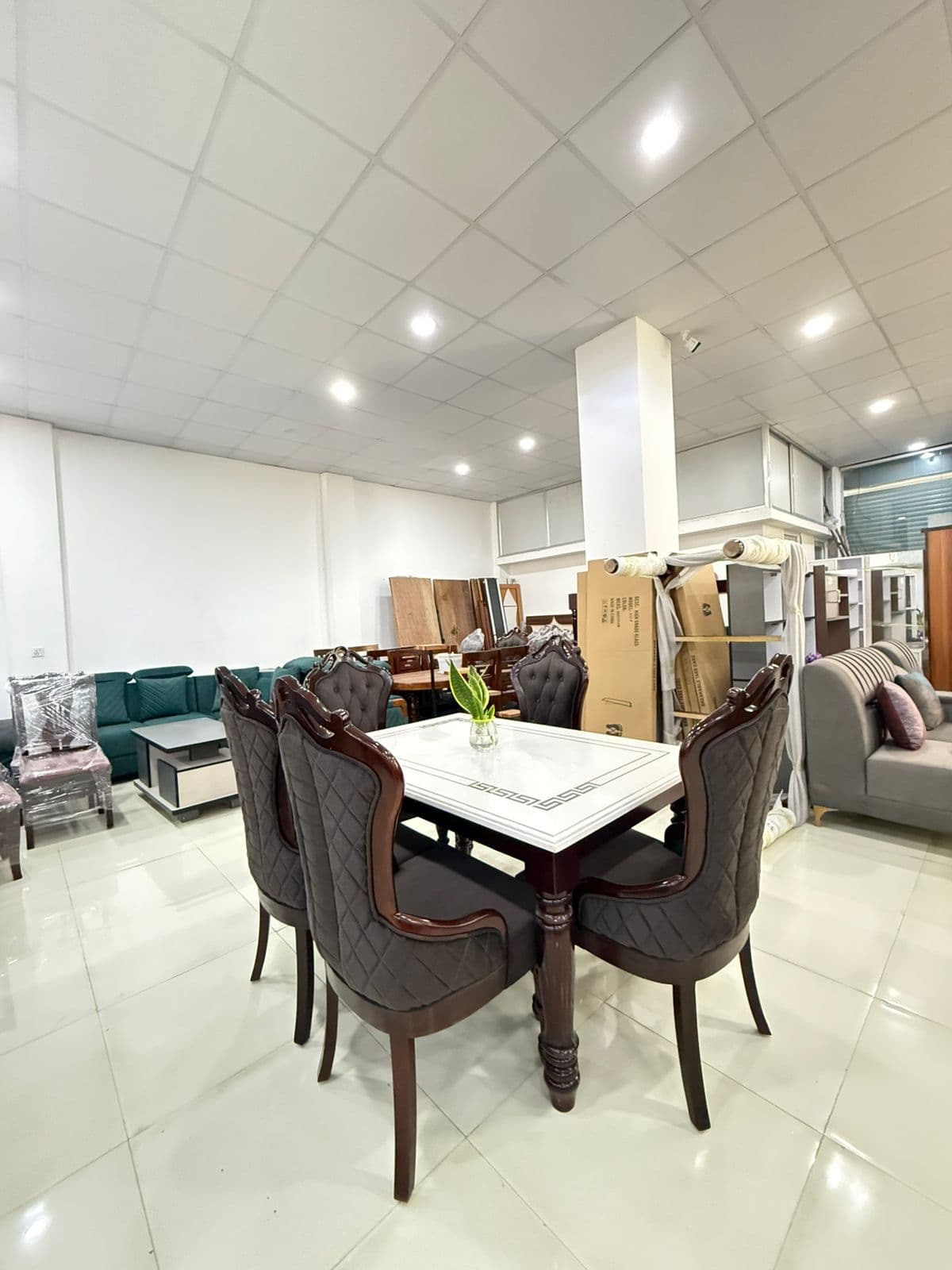 Royal Dinning Table 6 Chair